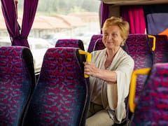 Anuncian pasajes a mitad de precio para jubilados: habrá un descuento del 50% en transporte público