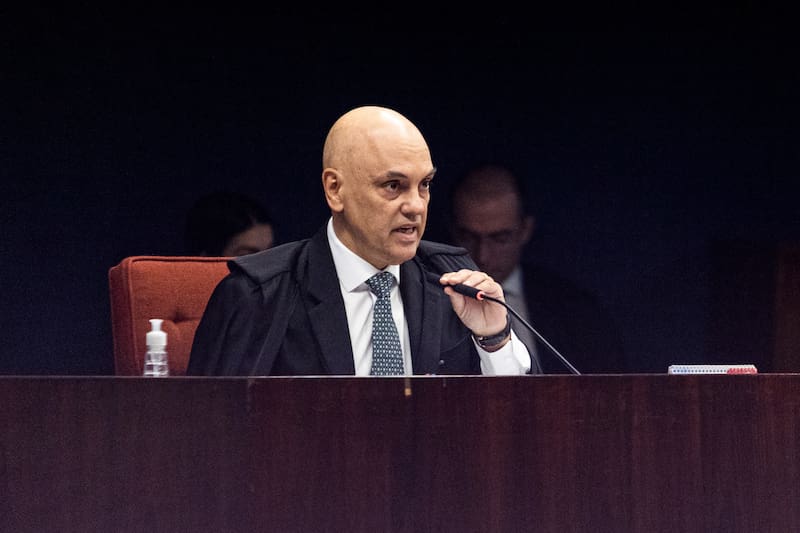 Alexandre de Moraes, el juez del Supremo Tribunal Federal que condenó a Jair Bolsonaro y hoy está bajo investigación por sus vínculos con un banquero preso por fraude.