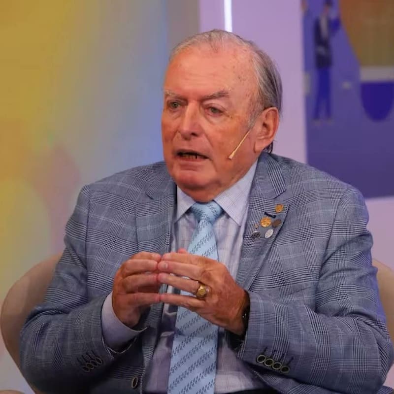 Diego participated in consultations with the team responsible for labor reform.