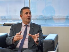 El Gobierno empuja un nuevo piso salarial de un millón de pesos: a qué sectores apunta