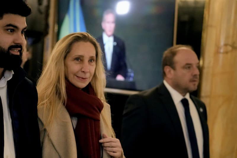 Karina Milei fijó el 31 de octubre como plazo para cerrar alianzas con gobernadores y suspender las PASO presidenciales.