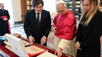 El dilema de Milei ante la visita del Papa: el documento en manos de León XIV y el veto del Vaticano