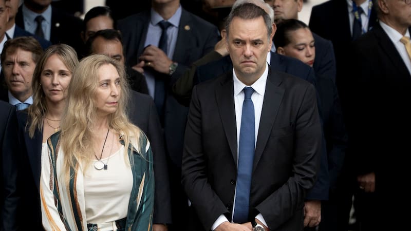 NOTICIAS ARGENTINAS
BAIRES, ABRIL 9:El próximo jueves 16 de abril en Vaca Muerta, Manuel Adorni, el jefe de Gabinete, podría volver a recibir un nuevo gesto de respaldo de parte de Karina Milei. Para esa jornada, el Gobierno planifica un acto en la zona que alberga la segunda reserva mundial de gas no convencional y la cuarta de petróleo no convencional con las dos figuras del oficialismo. FOTO NA:(ARCHIVO) DANIEL VIDES