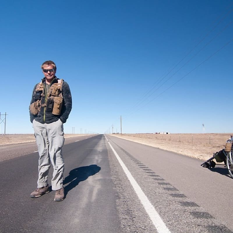 Karl Bushby, exparacaidista que lleva casi 28 años caminando de Chile a Inglaterra.