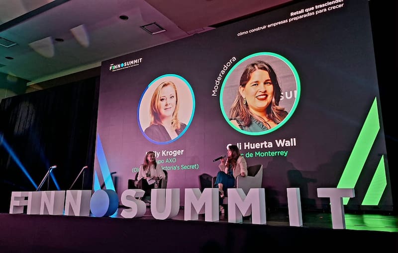 Kelly Kroger, VP comercial de Grupo Axo durante su panel en Finnosummit 2026 | Yanin Alfaro