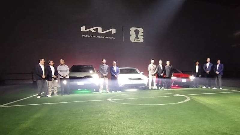 KIA presentó a sus embajadores como patrocinador del Mundial de Futbol.