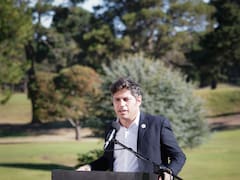 Desde la costa, Kicillof dio los primeros números de la temporada y anunció una obra millonaria