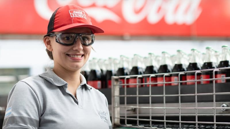 En sostenibilidad, Coca-Cola FEMSA obtuvo 82 puntos sobre 100 en el Corporate Sustainability Assessment 2026 de S&P Global.