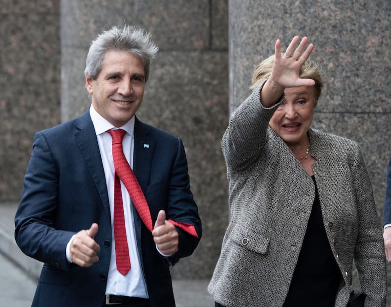 NOTICIAS ARGENTINAS BAIRES JULIO 27 La directora gerente del Fondo Monetario Internacional (FMI), Kristalina Georgieva, acompañada del ministro Luis Caputo, durante el inició de su visita oficial a la Argentina. FOTO NA ARCHIVO G20