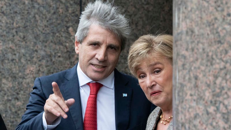 NOTICIAS ARGENTINAS BAIRES JULIO 27 La directora gerente del Fondo Monetario Internacional (FMI), Kristalina Georgieva, acompañada del ministro Luis Caputo, durante el inició de su visita oficial a la Argentina. FOTO NA CLAUDIO FANCHI