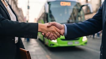 30% de comisión y pago garantizado: la fórmula de Flix para que las pymes enfrenten al oligopolio del transporte