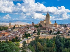 La asombrosa ciudad Patrimonio de la Humanidad que cautiva con su historia, arquitectura y gastronomía