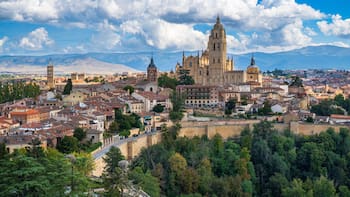 La asombrosa ciudad Patrimonio de la Humanidad que cautiva con su historia, arquitectura y gastronomía