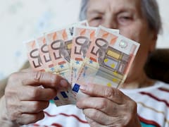 Ayudas de 480 euros para los mayores de 52 años: ¿cuáles son los requisitos para cobrarla?