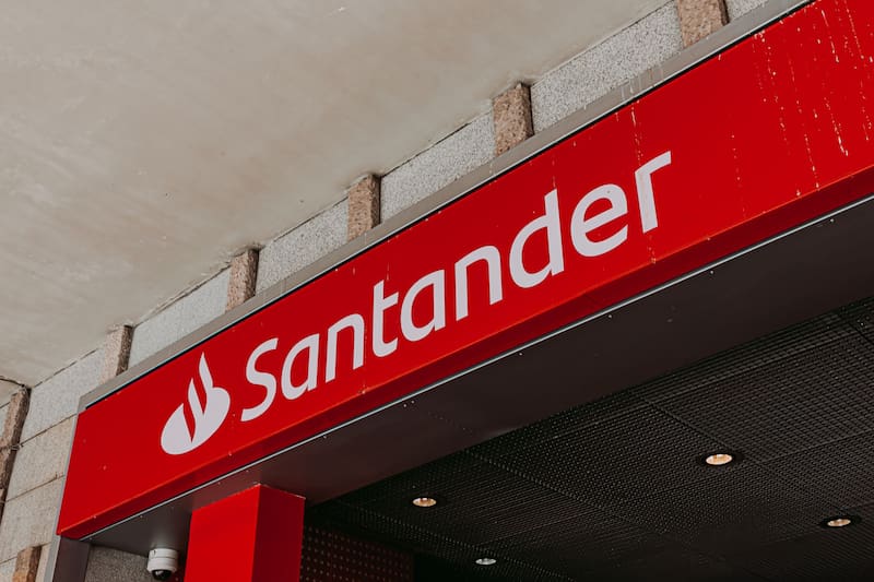 La caída del precio de las acciones de Banco Santander durante el día. (Fuente: archivo)