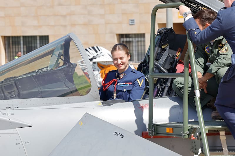 El F-5 se utiliza en España para la enseñanza del curso de Caza y Ataque dentro de la formación de pilotos militares.