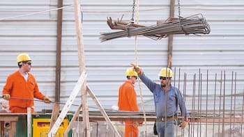 Recuperación económica: por qué el consumo y el empleo no acompañan el repunte de los sectores “estrella”
