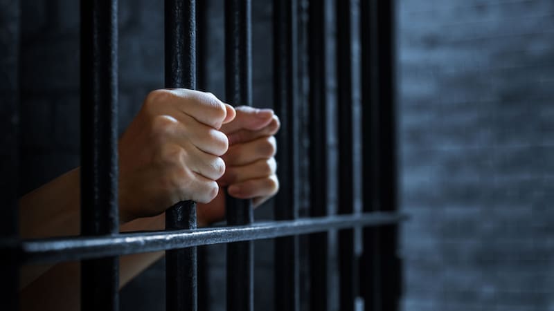 El Gobierno decretó cárcel para todos los deudores que aparezcan en esta extensa lista (Fuente: Shutterstock).