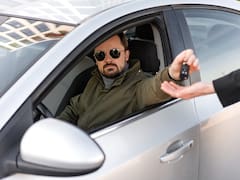 La DGT confirmó la fecha límite para comprar el nuevo accesorio obligatorio para el coche: cuál es y cuánto cuesta