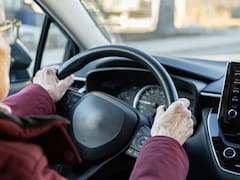 La DGT le retirará el carnet de conducir a todos los mayores de 65 años que no cumplan este requisito básico