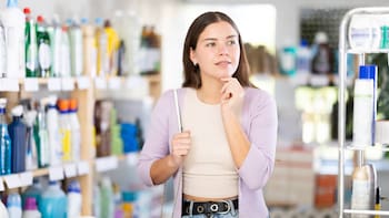 Alertan por “precios invisibles” en tiendas: así funciona la gran estafa que hace pagar más a las mujeres