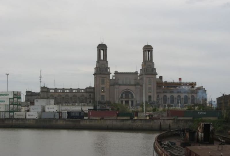 La empresa energética busca consolidar su diversificación con un desarrollo exportador, pero espera definiciones clave antes de avanzar