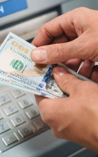 Oficial y confirmado| Hacienda prohíbe retirar dólares en todos los cajeros automáticos del país