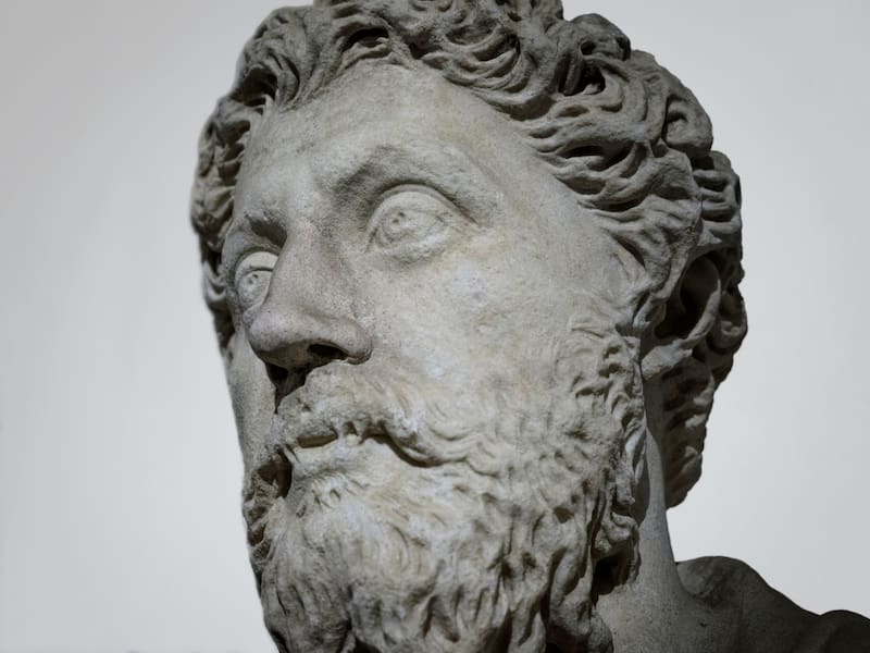 “Memento mori”: qué significa realmente la frase que le da vida a la filosofía estoica de Marco Aurelio y Séneca.