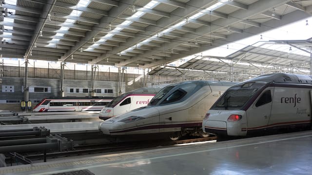La Generalitat exige la suspensión del Rodalíes mientras Adif y Renfe no puedan asegurar 100% de seguridad
