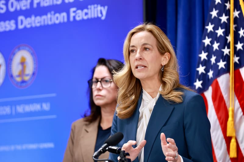 Mikie Sherrill, la gobernadora de Nueva Jersey, que le puso trabas a las políticas contra inmigrantes de Donald Trump.