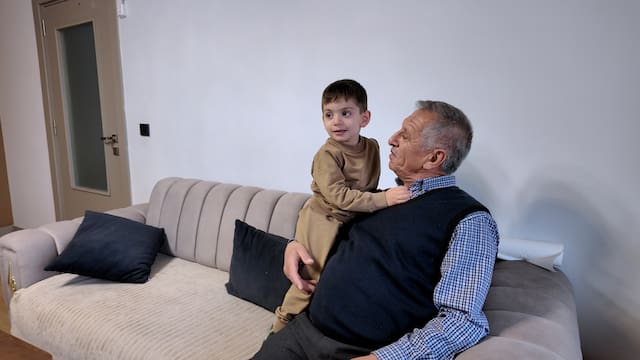 Perdió a toda su familia en un terremoto y contó cómo siguió adelante: “Todos se fueron, quedamos mi nieto y yo”