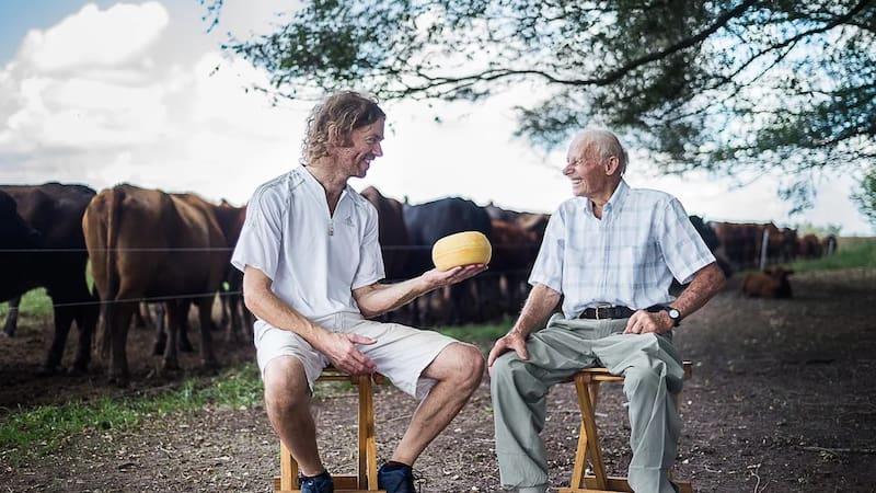 Alfredo Fässler y su padre, "Josecito". (Foto: Gentileza Quesería Fässler)