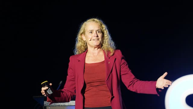 Julie Payette, astronauta, sobre la expansión humana fuera de la Tierra: “Requerirá los cerebros de muchos humanos y las cabezas de muchas naciones”