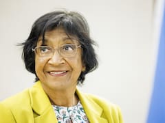La sudafricana Navanethem “Navi” Pillay gana el Nobel de la Paz por su trabajo para juzgar crímenes de guerra y genocidios