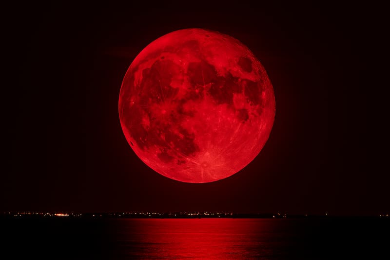A qué hora será el eclipse lunar en México.