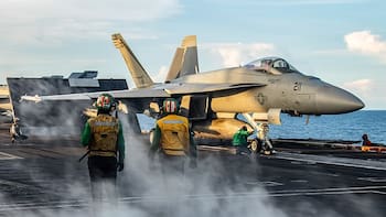 Estados Unidos despliega su portaaviones nuclear más legendario: el USS Nimitz circunnavegará América del Sur en su última gran misión