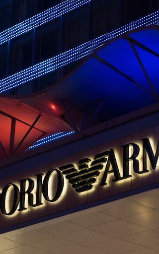 La marca que nació en los ’90, vivió una tragedia familiar y hoy trae Armani a la Argentina