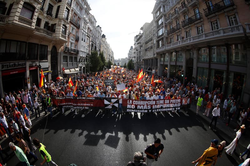 La "Marcha por la Dignidad" en apoyo de la defensa de Ceuta y para exigir la convocatoria de elecciones generales en España.
