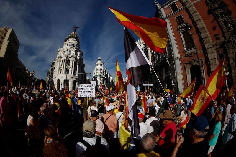 La "Marcha por la Dignidad" en apoyo de la defensa de Ceuta y para exigir la convocatoria de elecciones generales en España.