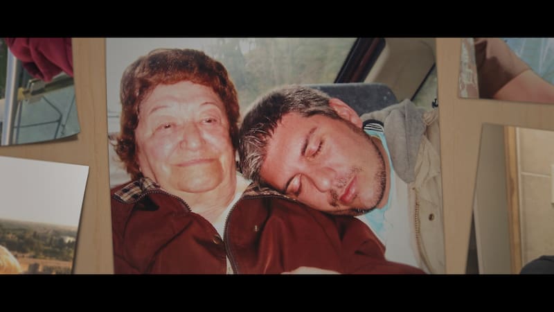 Matías Bagnato junto a su abuela Norma, uno de los pilares fundamentales de su vida. (Foto: HBO Max)