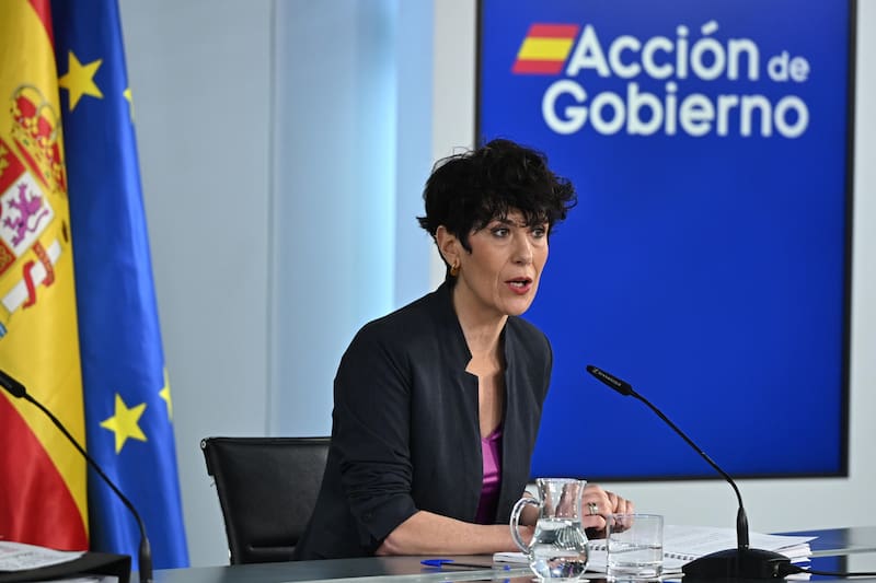 El Gobierno evita pronunciarse sobre el premio al rey emérito en la Asamblea francesa.