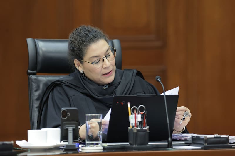 La ministra Lenia Batres consideró que excelencia educativa no puede reducirse a calificaciones numéricas ni a listas de asistencia.