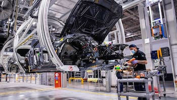 Tres escenarios para el T-MEC: La industria automotriz advierte riesgos por reglas de origen y tensiones bilaterales