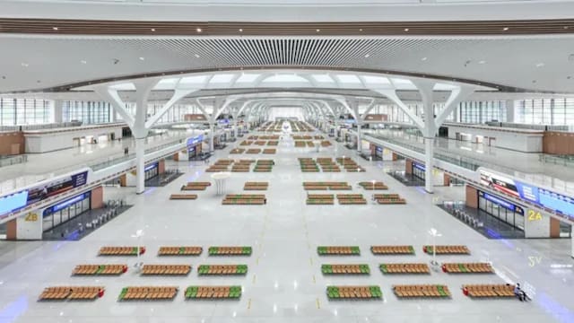 Inauguran la obra del siglo: la estación de trenes más grande del mundo mide lo mismo que 170 canchas de fútbol