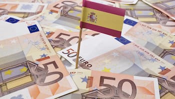 Oficial | España logra bajar el déficit al 2,4%, aunque la deuda sigue superando el 100% del PIB