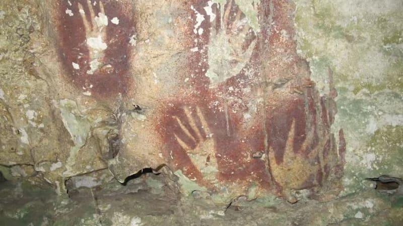 Hallan pintura rupestre de 67,000 años de antiguedad.