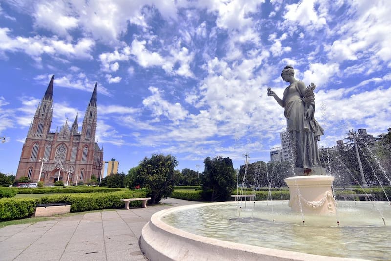 La Plata podría dejar de ser la capital de Buenos Aires.