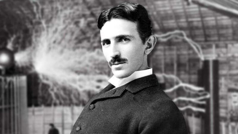 La predicción de Tesla sobre la tecnología: “Todos llevarán un teléfono en el bolsillo del chaleco”