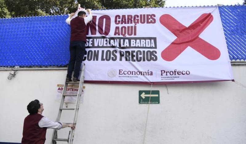 La PROFECO colocará lonas que adviertan sobre el precio del combustible en todas aquellas gasolineras que no puedan justificar aumento de costos. (Foto: PROFECO)