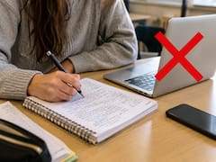 La psicología explica por qué tomar notas a mano sigue teniendo ventajas frente al ordenador o el móvil